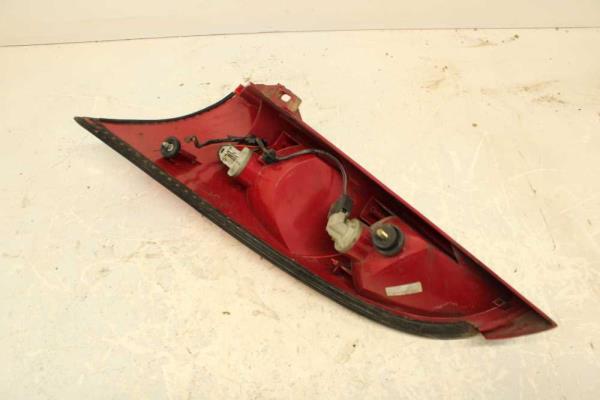 FEU ARRIERE DROIT FORD FOCUS -10/2004 3/5PORTES - Vue 2